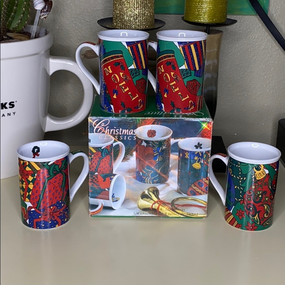 Signature Housewares Christmas Set of 4 Mugs